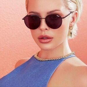 Quay Australia Loop Me In Black Dark Black Round Sunglasses